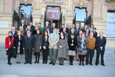 Foto de familia al termino de la ceremonia de toma de posesin