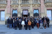 Participantes del Congreso de Investigadores junto al Rector de la UCO, en el centro, y otras autoridades 