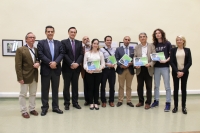 Autoridades y premiados en el certamen 'Imgenes para la ciencia UCO-2015'