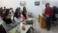 Teresa Milln, en el colegio Almanzor, durante un taller sobre biotecnologa