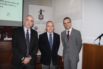 De izquierda a derecha, Diego Medina, Antonio Milln y Manuel Izquierdo, durante la presentacin del curso.