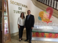 Secretaria de Turismo del Estado de Michoacn, D. Claudia Claves y el Prof. Dr. Ricardo Hernndez