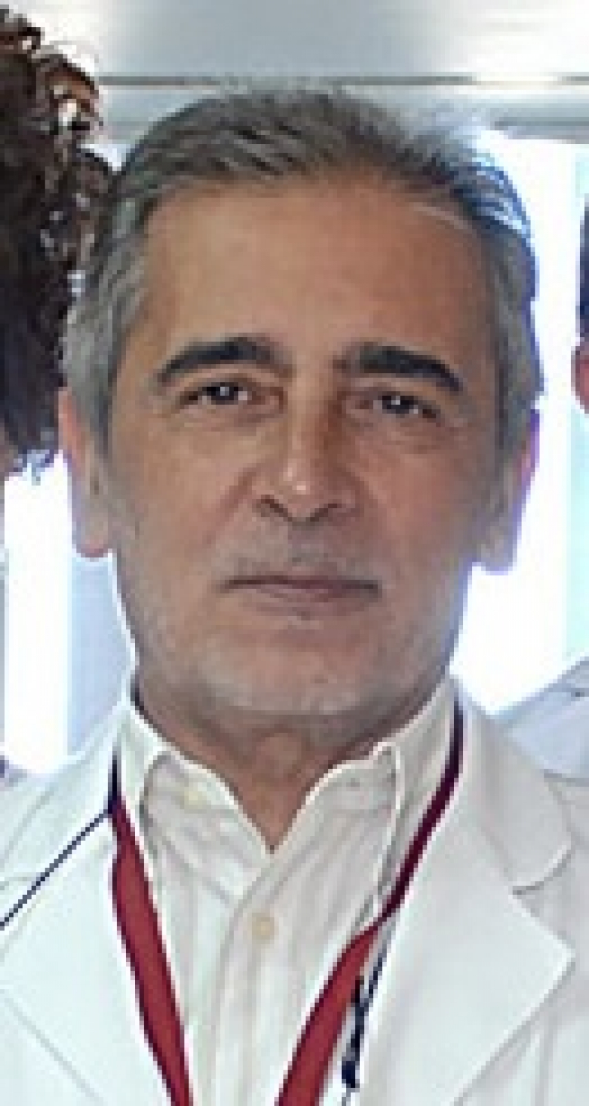El investigador Eduardo Collantes, elegido el mejor reumatólogo de España